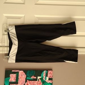 Workout pants with white details